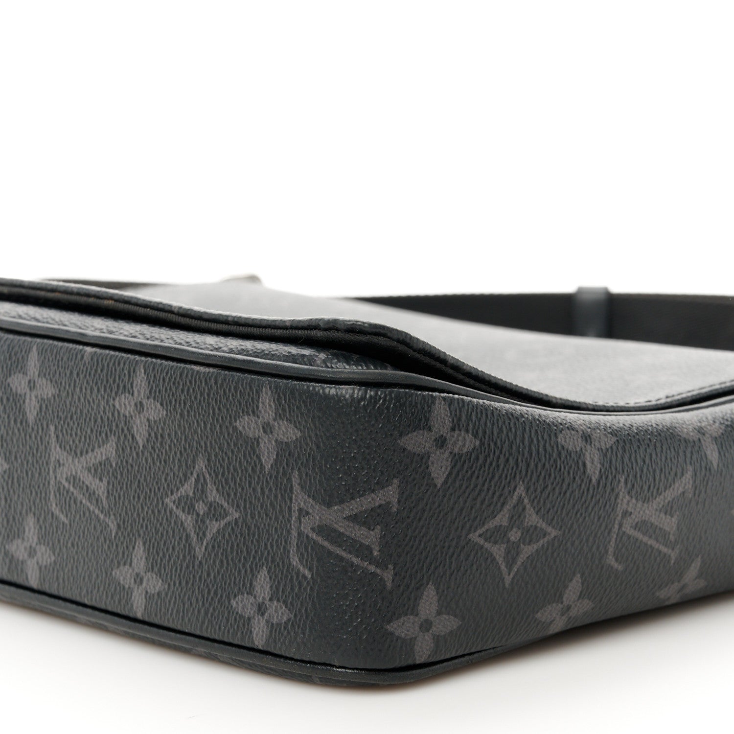 Louis Vuitton Monogram Eclipse District PM NM 11 of 15