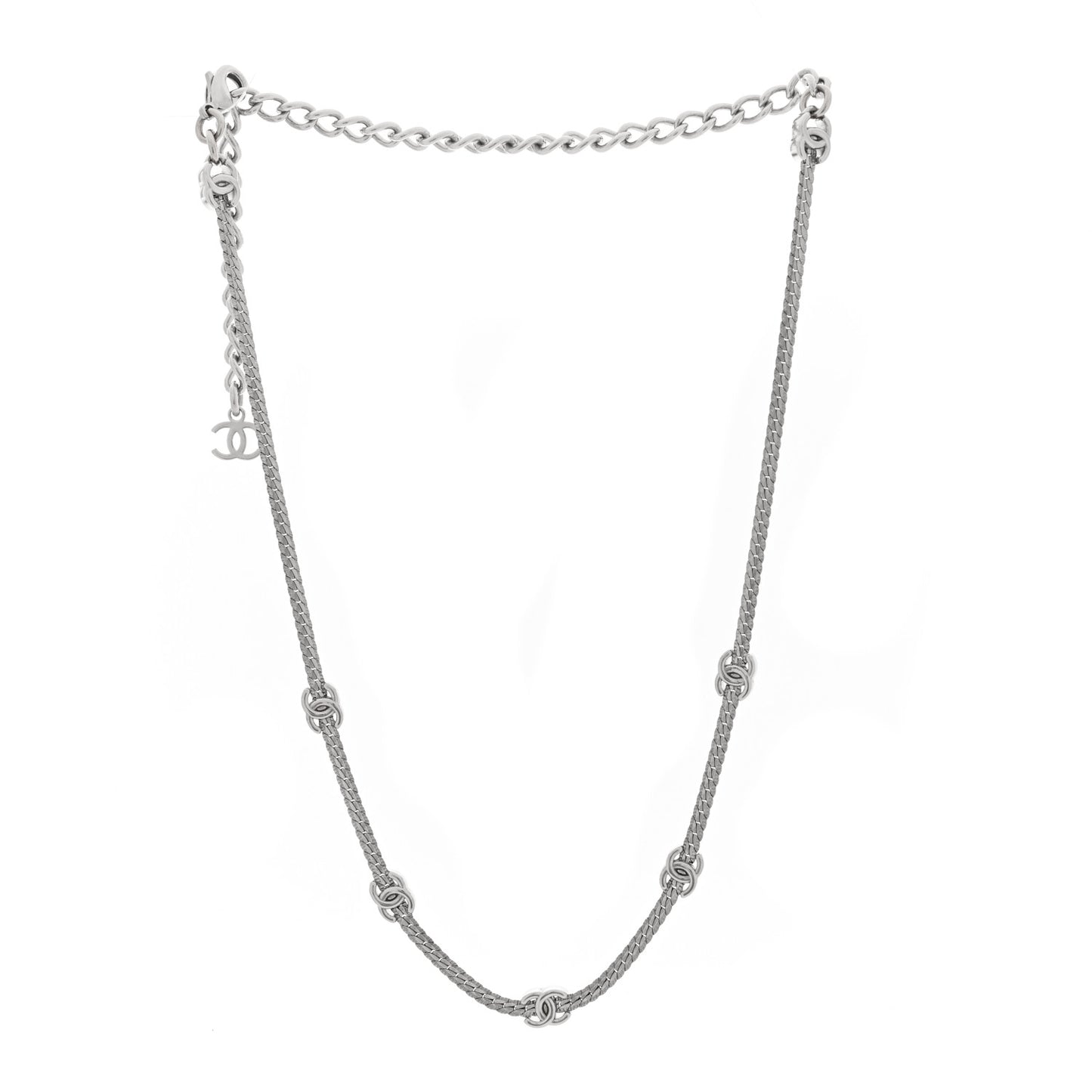Metal CC Short Chain Necklace Silver
