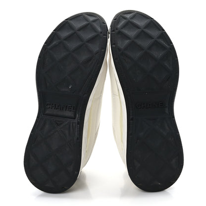 Chanel Velvet Calfskin Mixed Fibers CC Sneakers 37.5 Ivory Black 5 of 7