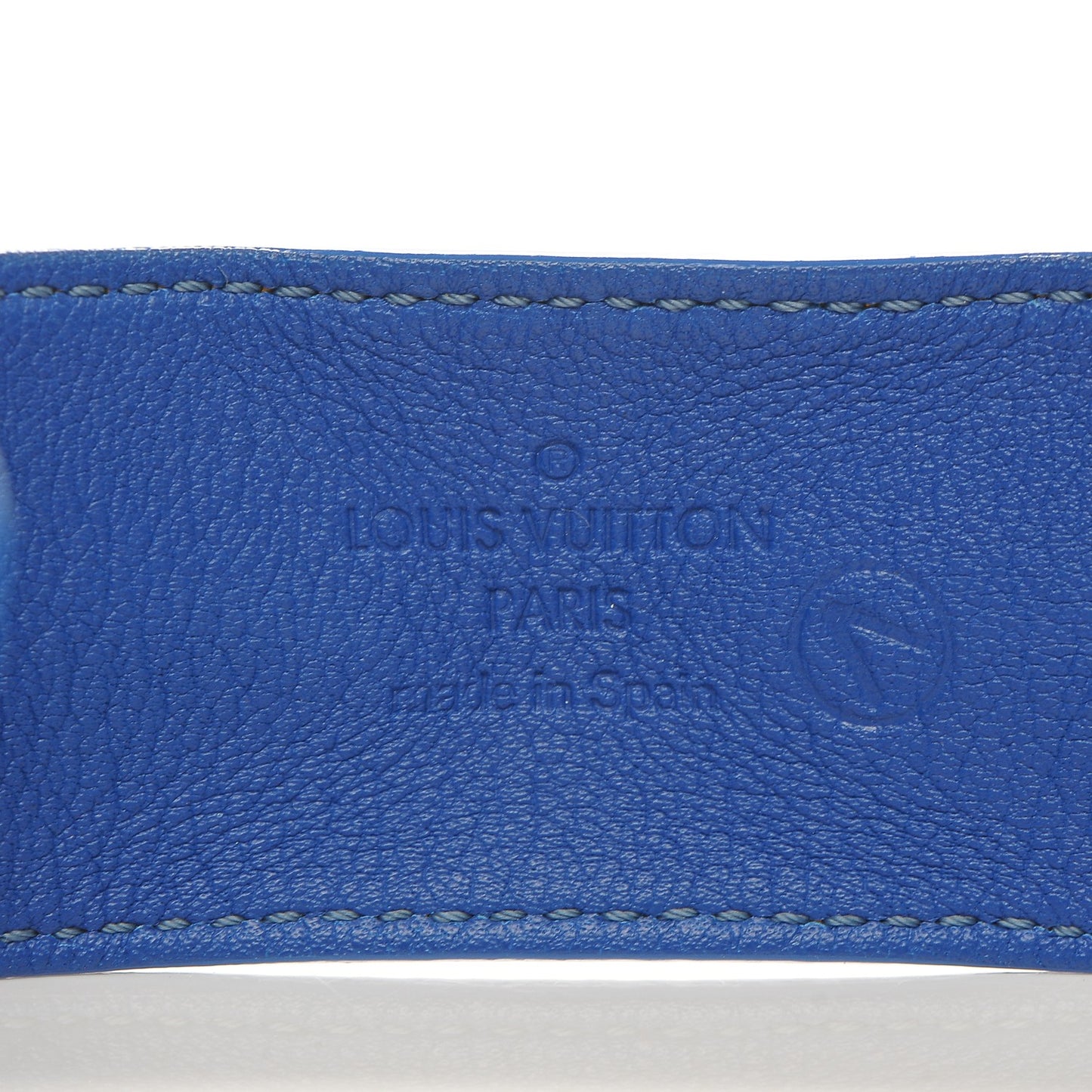 Epi Twist It Cuff 19 Denim Light