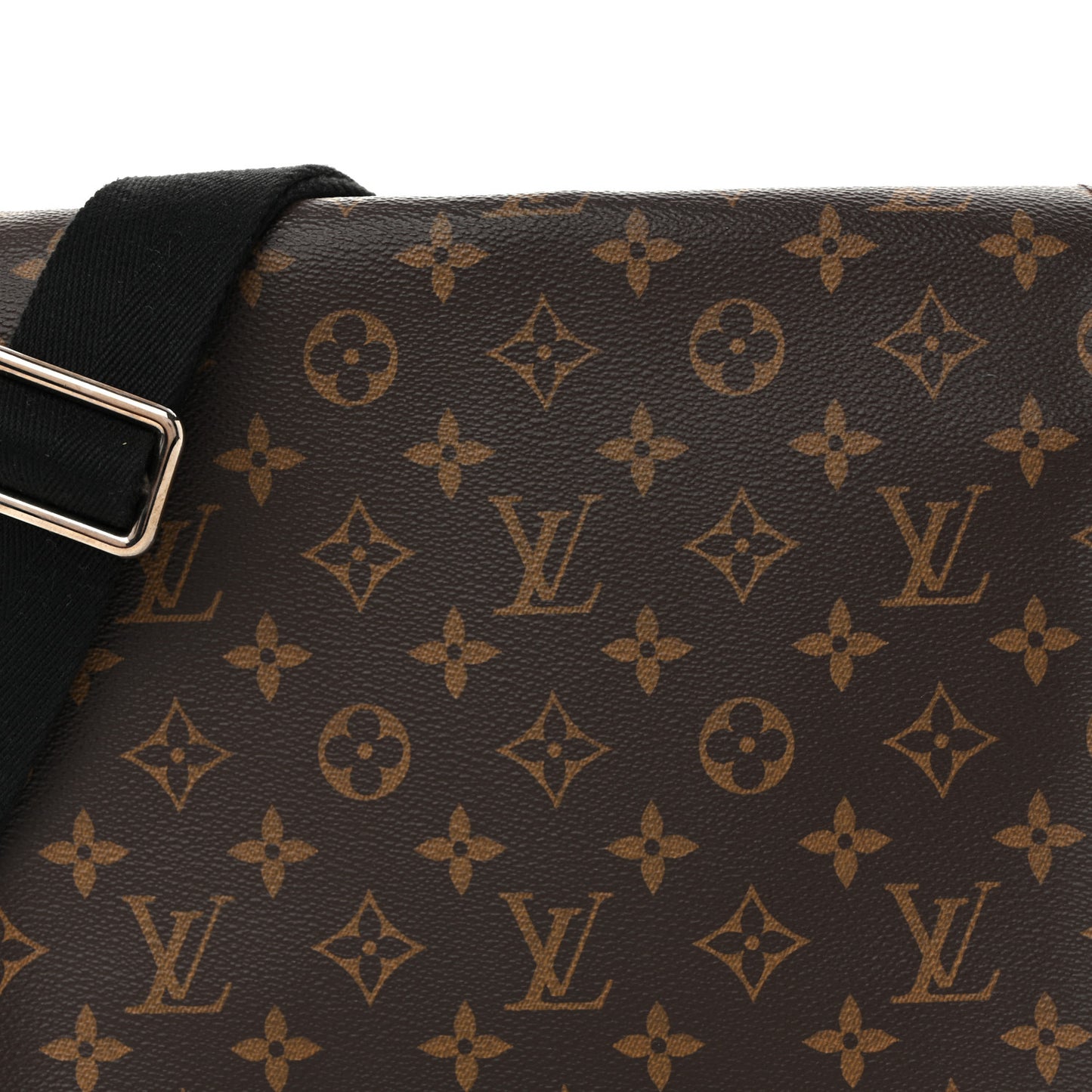 Monogram Macassar District PM