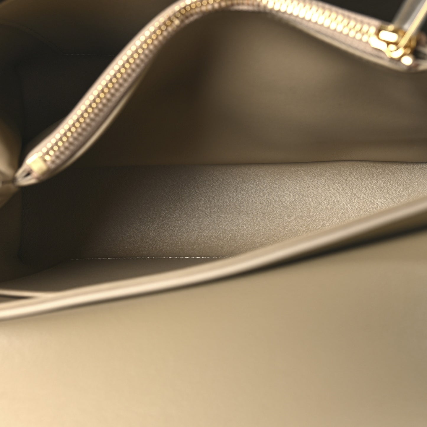 Supple Calfskin Medium Nino Cappuccino