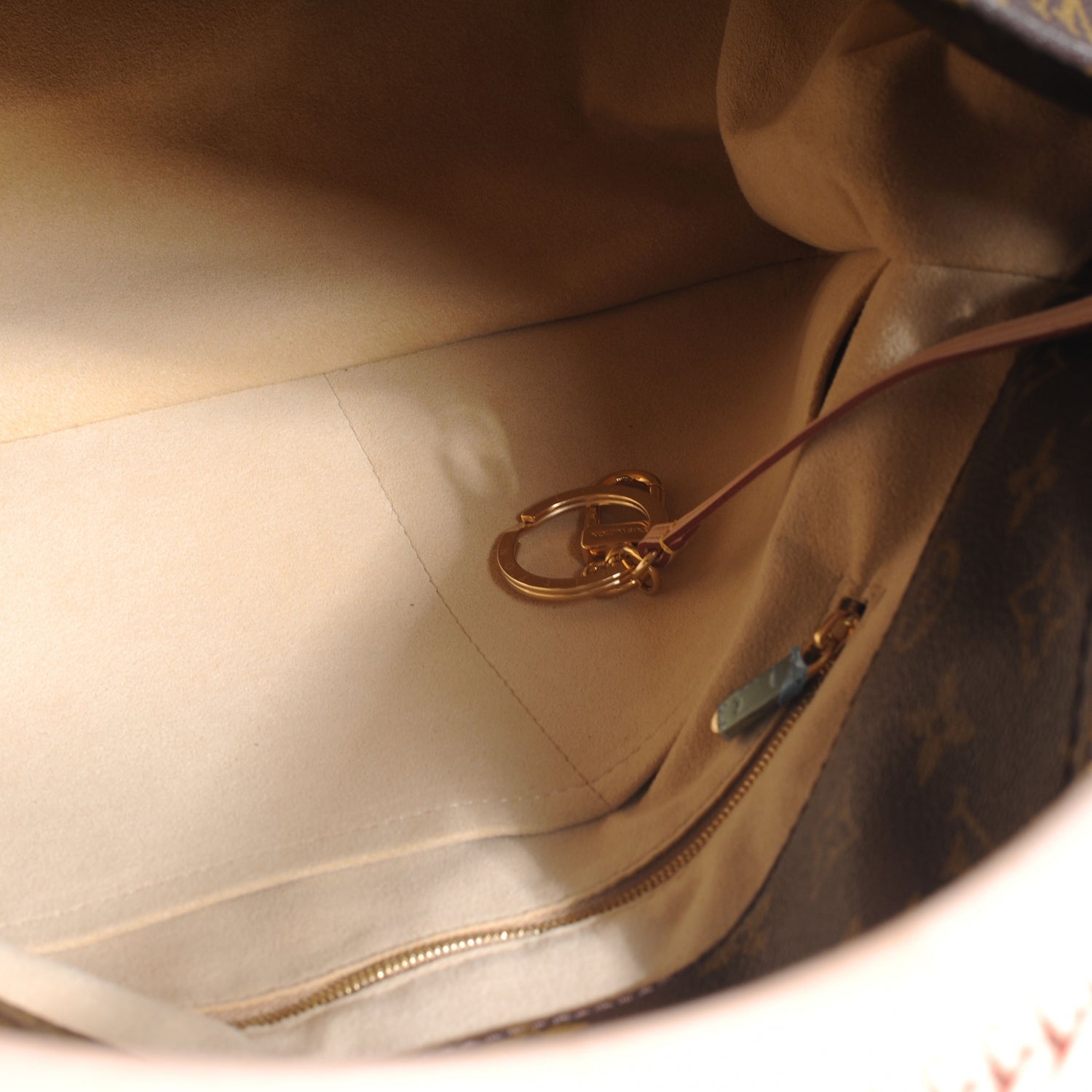 Louis Vuitton Monogram Artsy MM 6 of 8