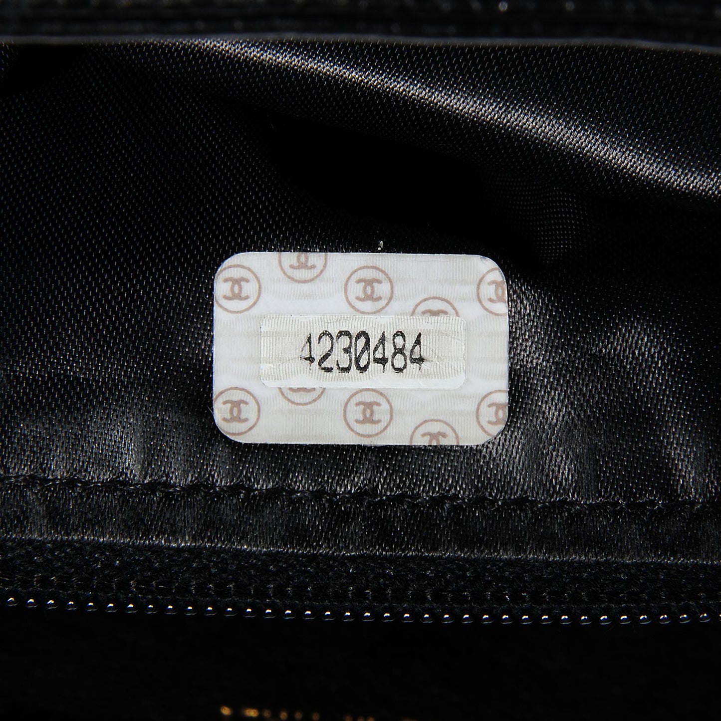 Caviar Quilted Shoulder Bag Black