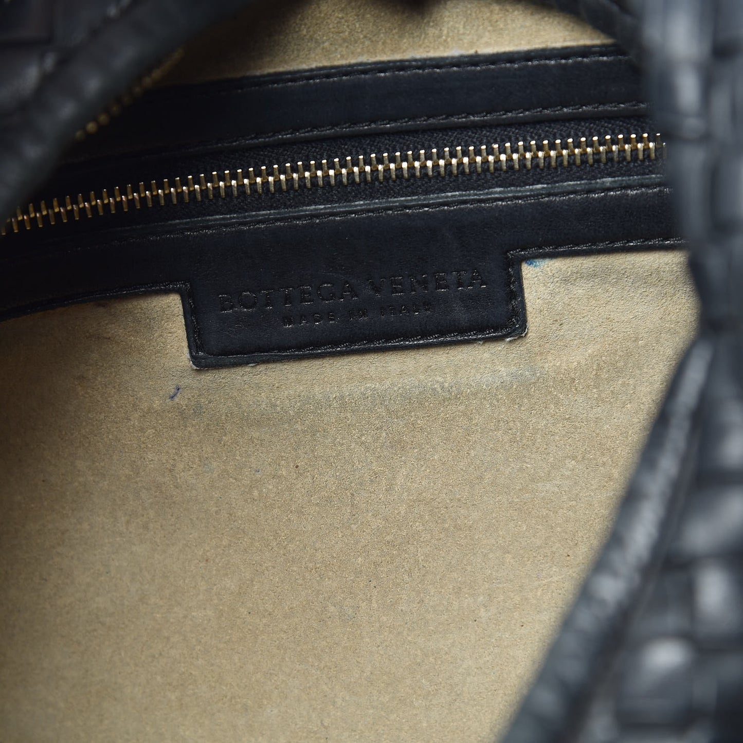 Nappa Intrecciato Medium Veneta Hobo Black