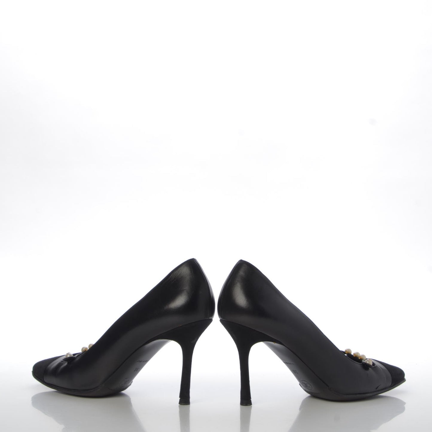 Lambskin Suede Cap Toe Pearl Pumps 38 Black