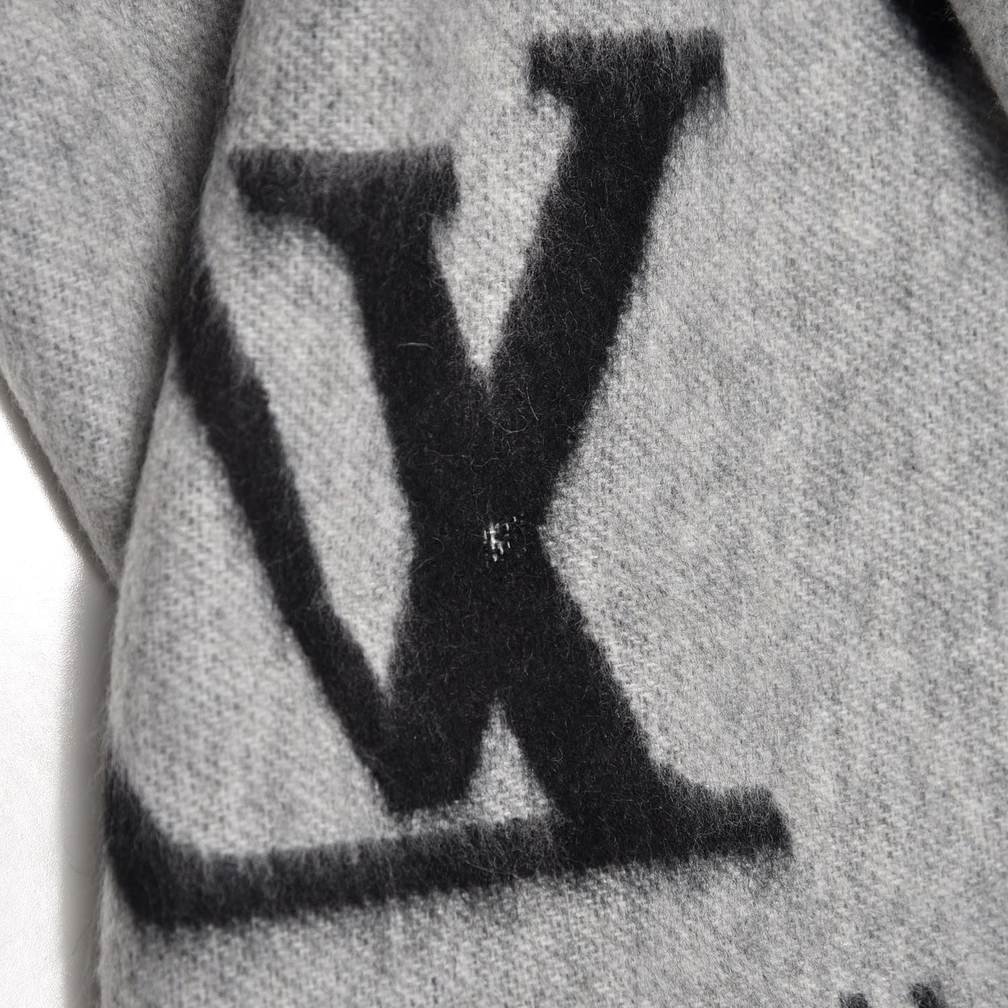 Cashmere Monogram Reykjavik Scarf Black