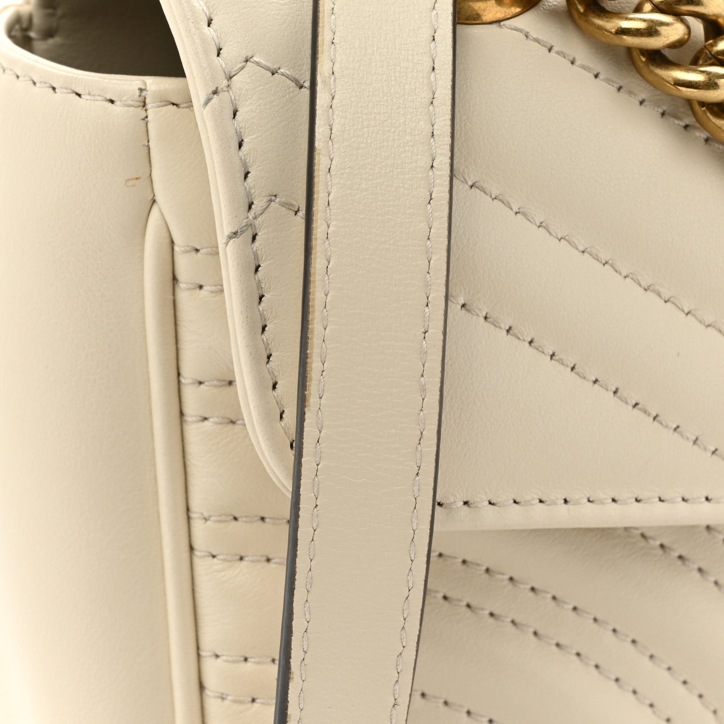 Calfskin Matelasse Small GG Marmont Shoulder Bag White