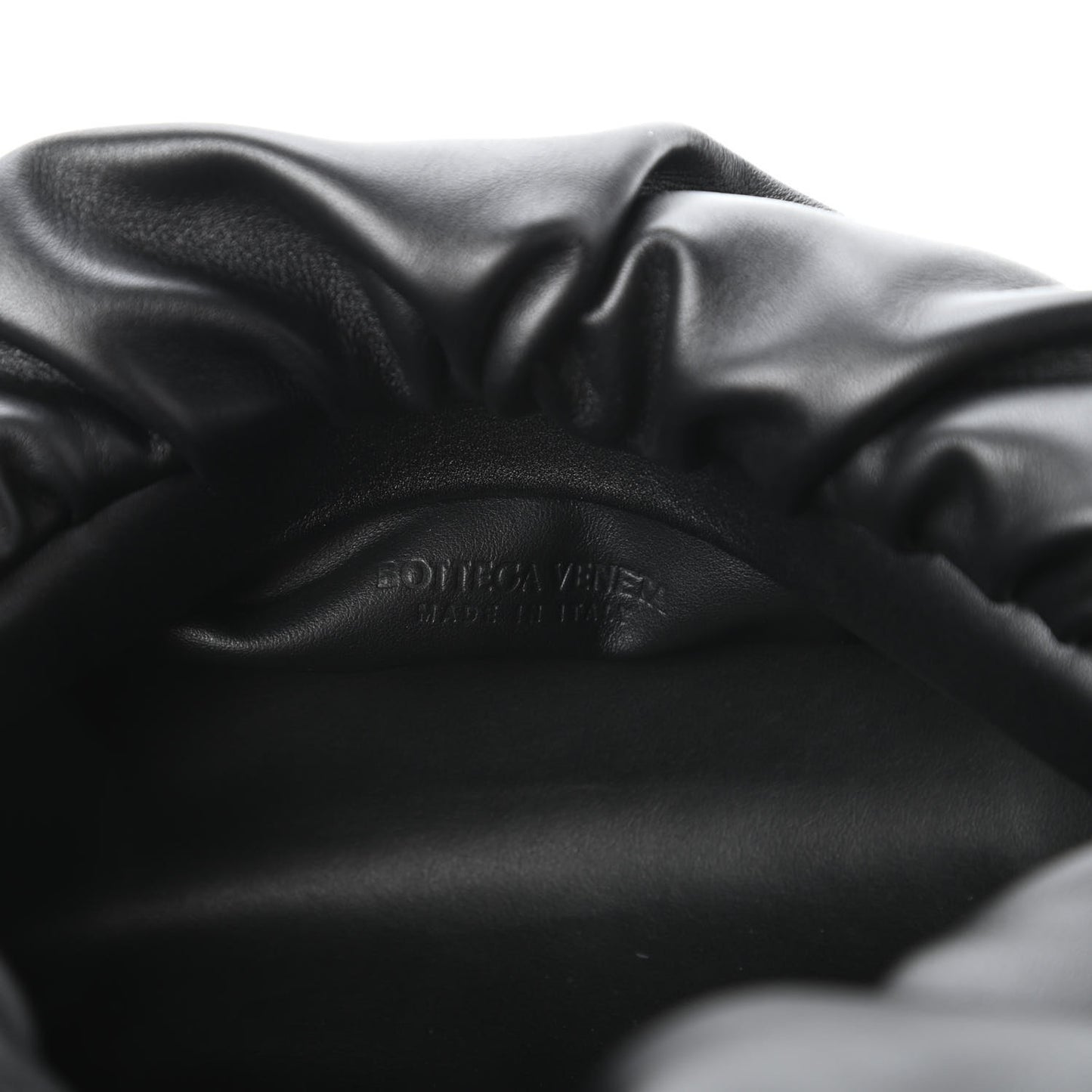 Calfskin The Pouch Chain Black