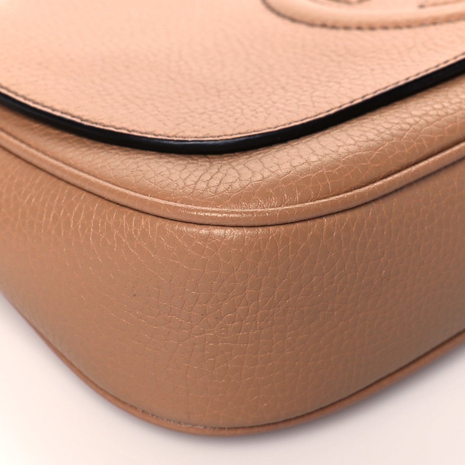 Gucci Pebbled Calfskin Medium Soho Flap Crossbody Camelia 10 of 11