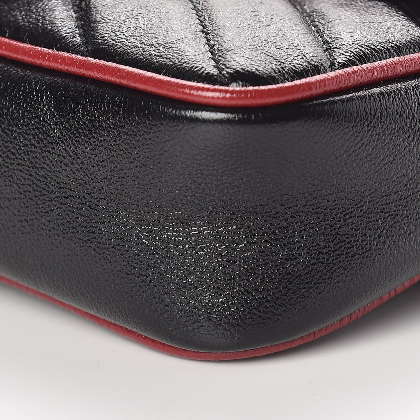 Vintage Effect Calfskin Matelasse Diagonal Super Mini Torchon GG Marmont Shoulder Bag Black Romantic Cherry