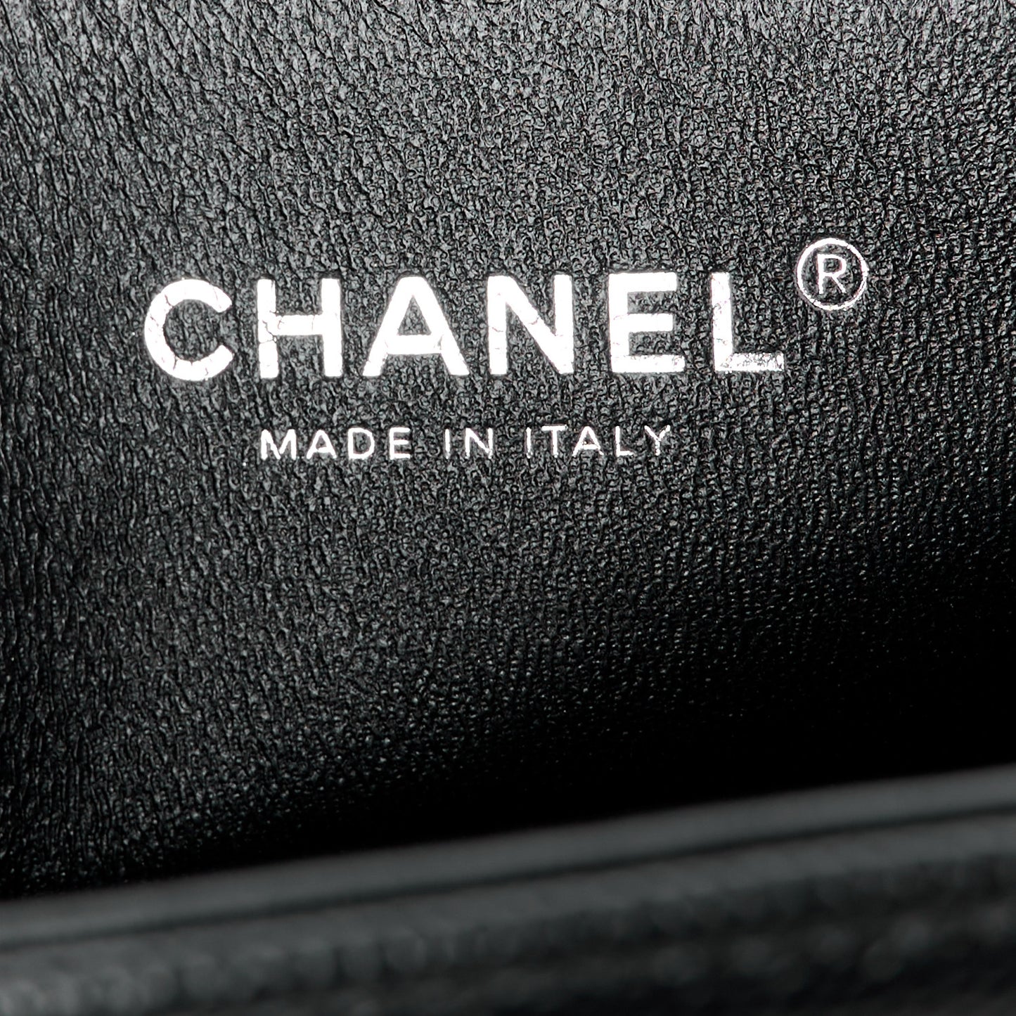 Caviar Quilted Medium Boy Flap Black