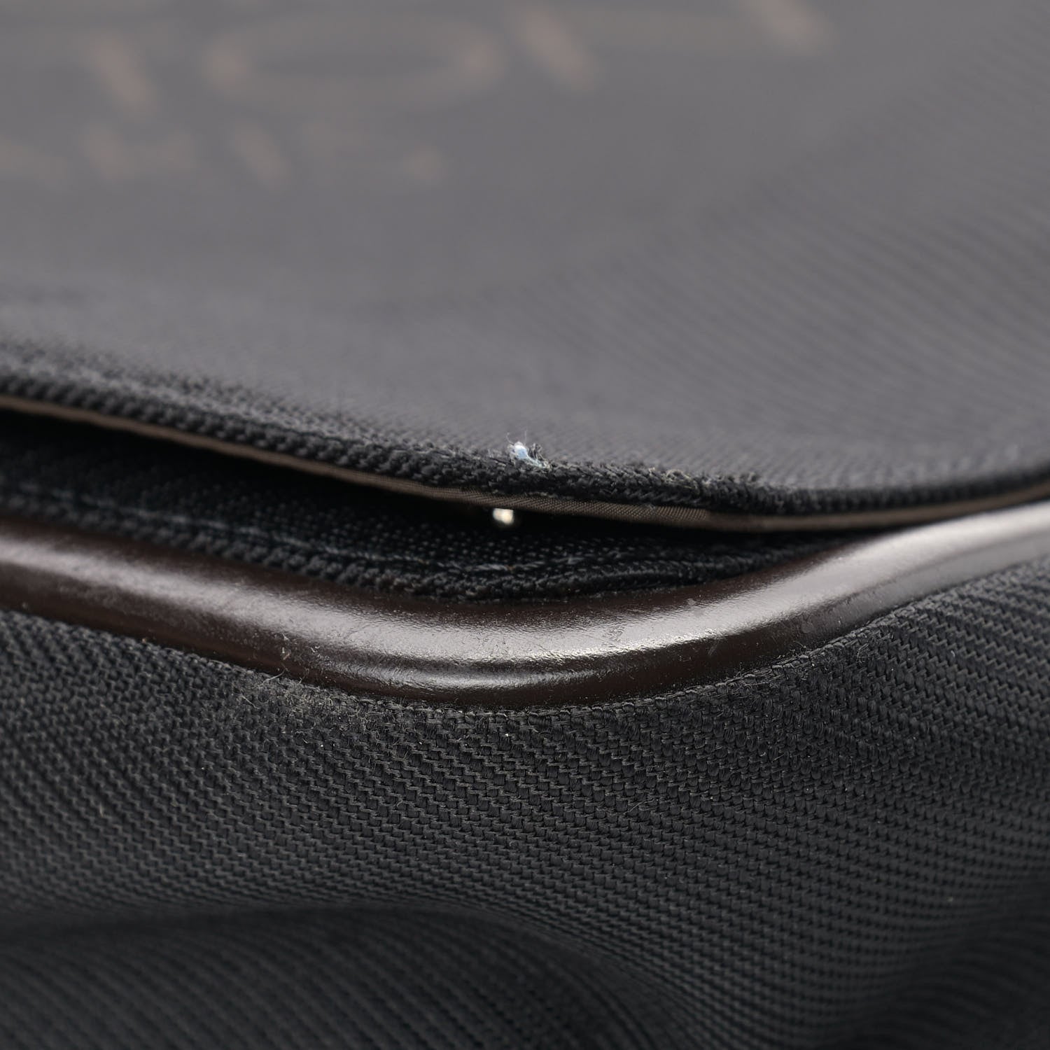 Louis Vuitton Damier Geant Messenger Bag Black 7 of 11
