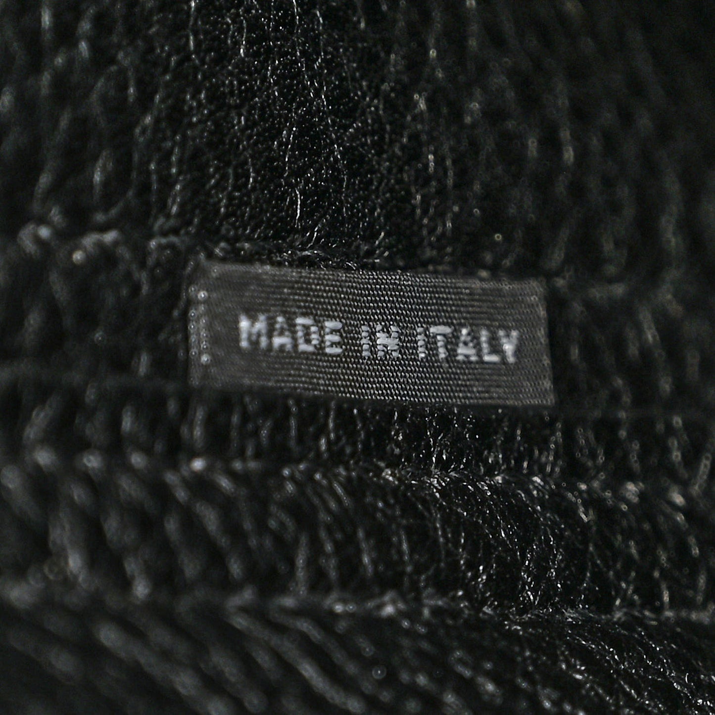 Vitello Daino Shopping Tote Black Argilla