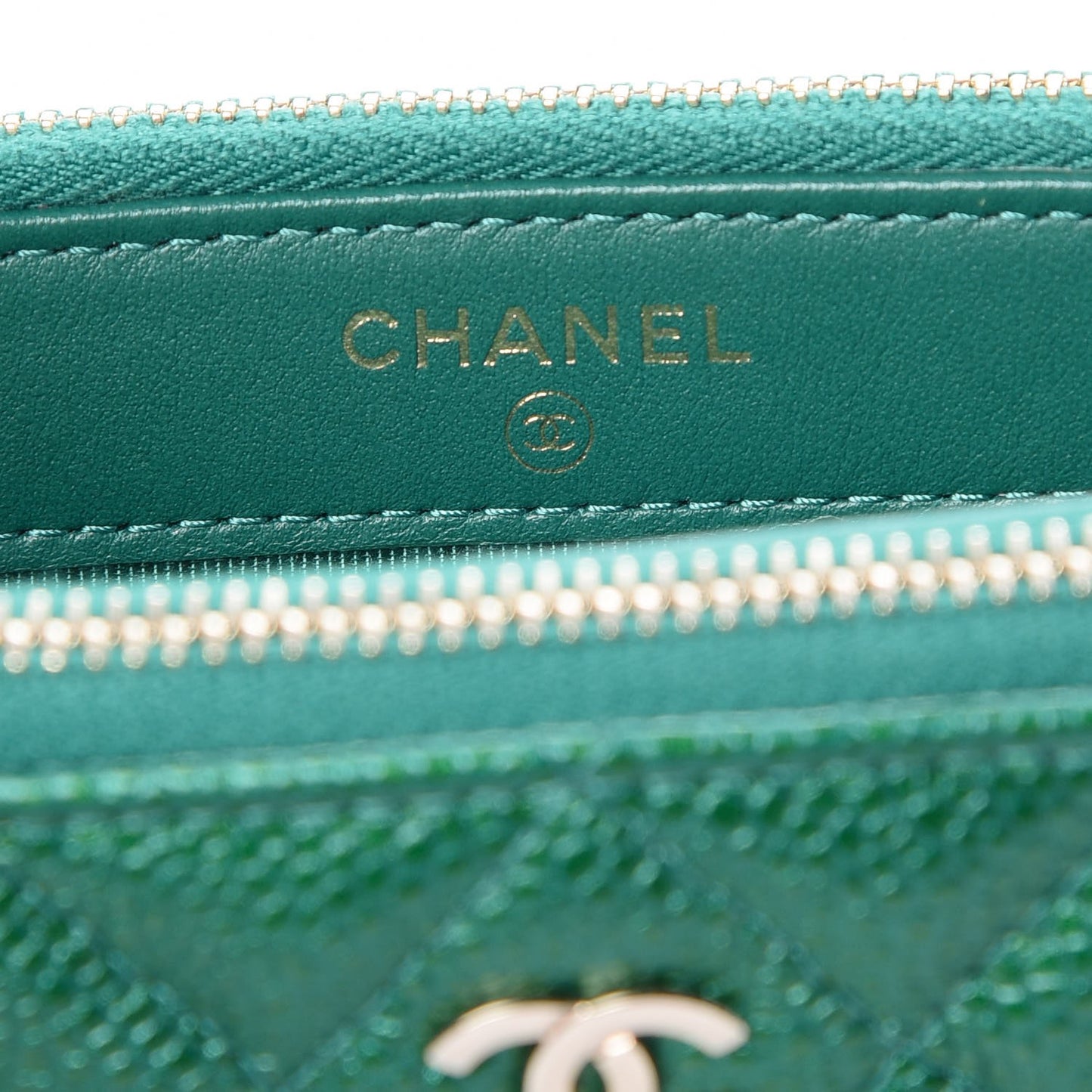 Caviar Quilted Small Clutch With Chain Green