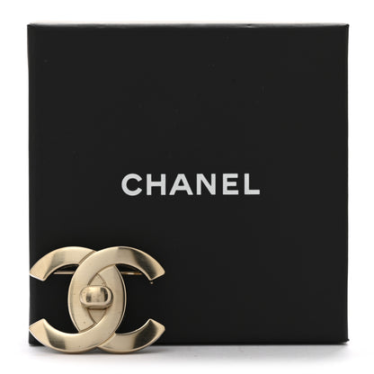Chanel CC Turnlock Brooch Gold 4 of 4
