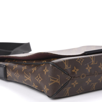 Louis Vuitton Monogram Beaubourg MM Messenger Bag 6 of 10