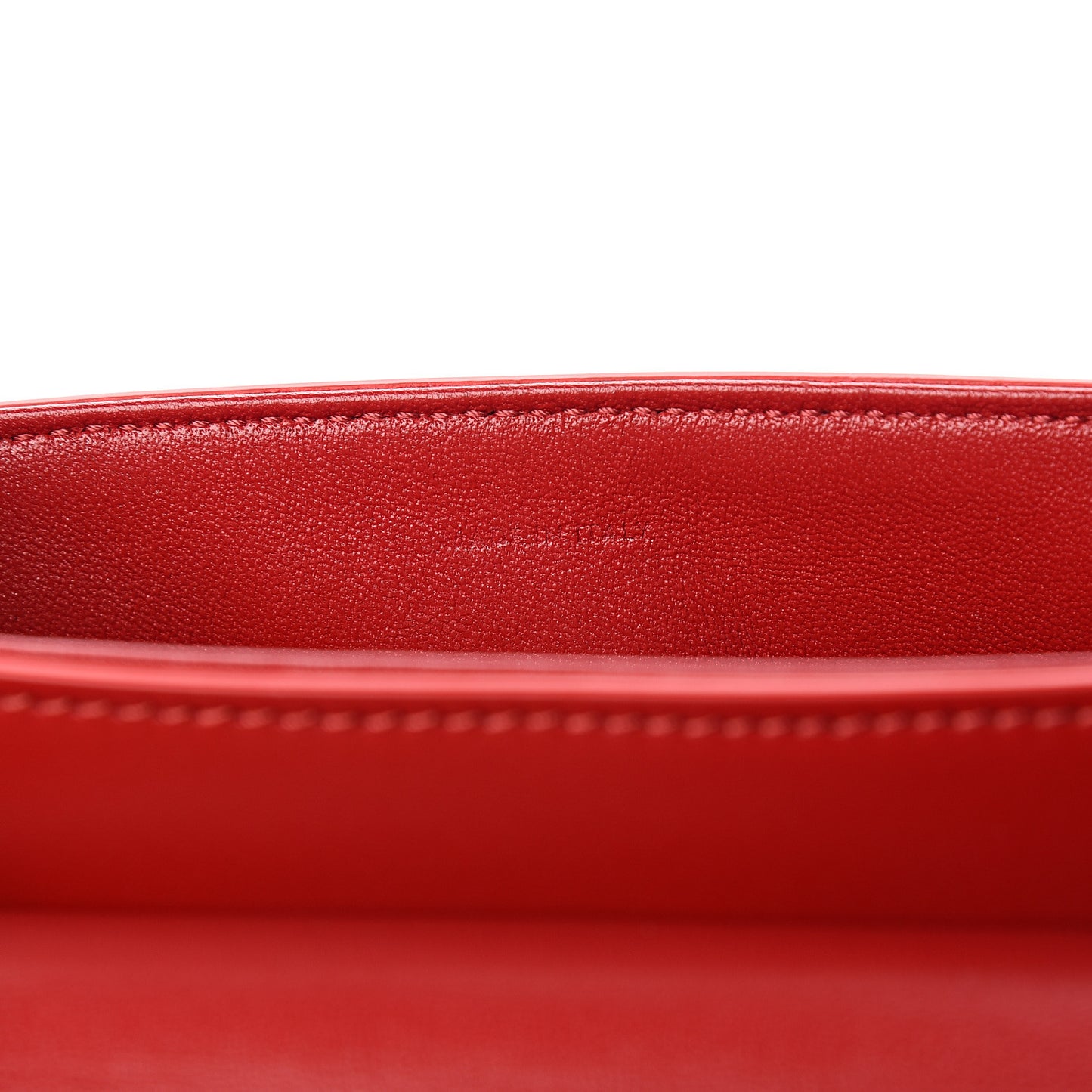 Satinated Calfskin Besace Small 16 Red