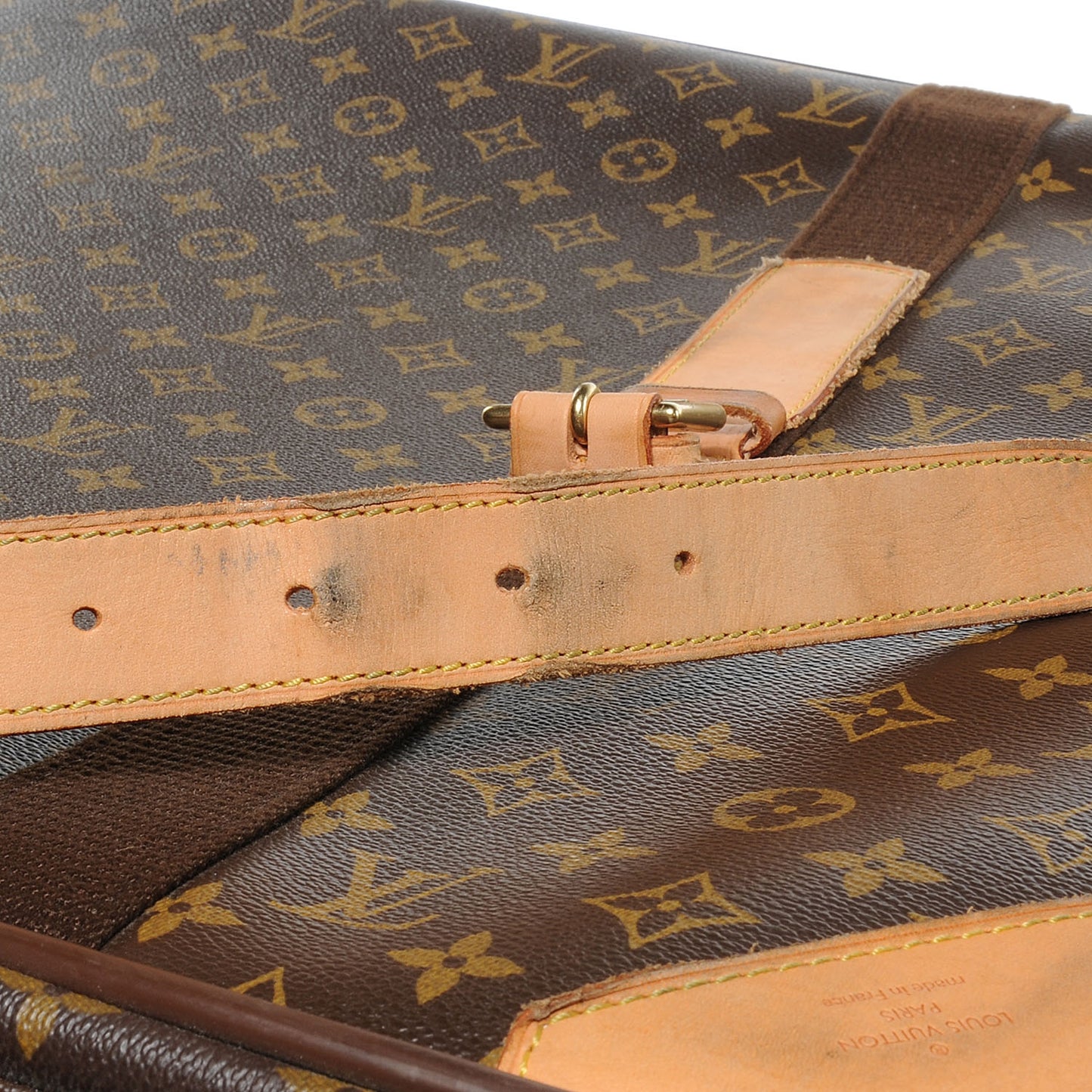 Monogram Satellite 70