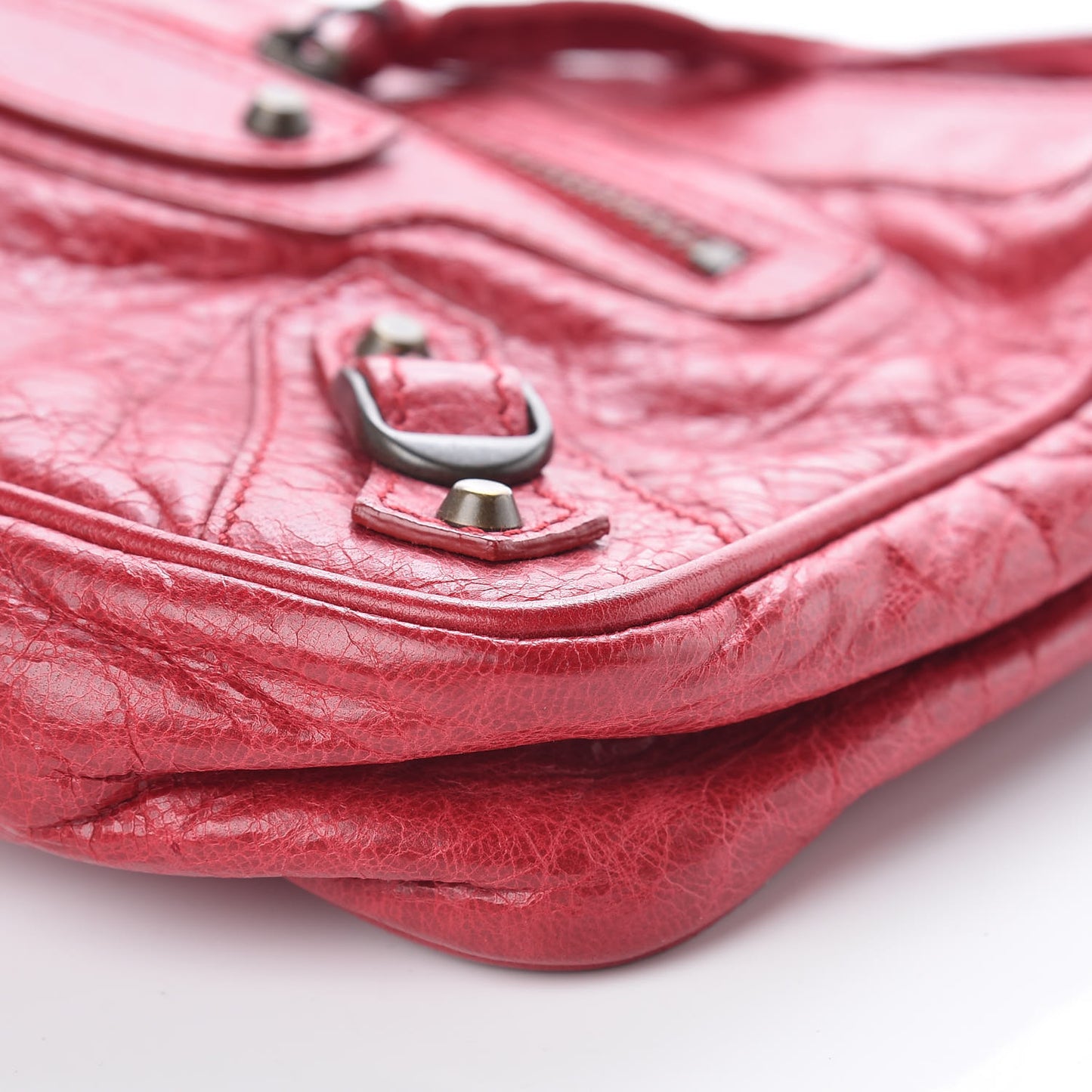 Agneau Classic Hardware Shoulder Bag Rubisse