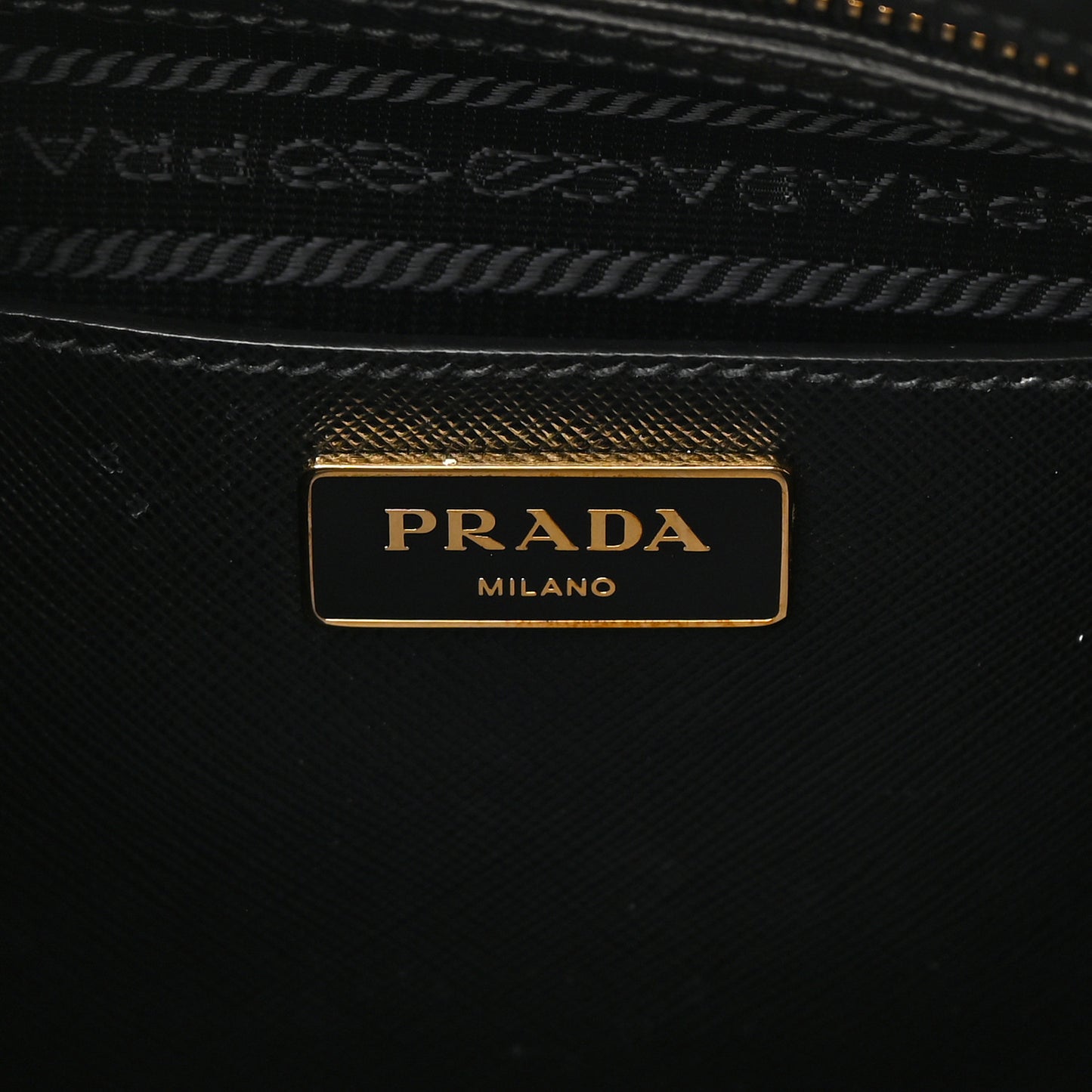 Saffiano Lux Medium Promenade Tote Black