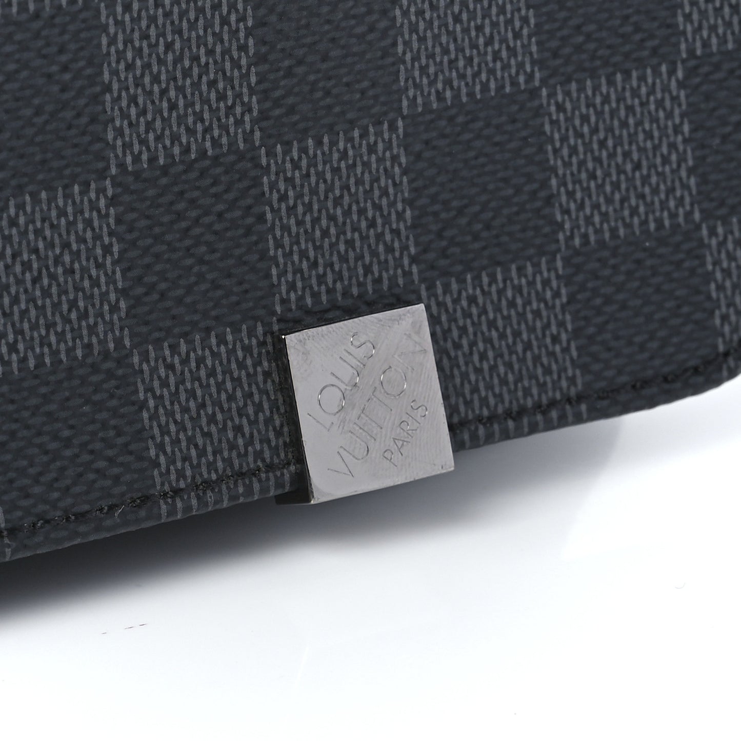 Damier Graphite District MM