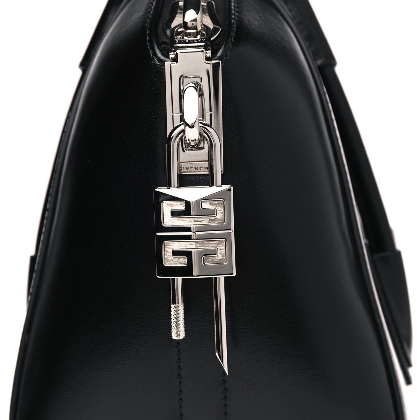 Box Calfskin Medium Lock Antigona Black