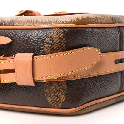 Louis Vuitton Reverse Monogram Giant Boite Chapeau Souple 8 of 9