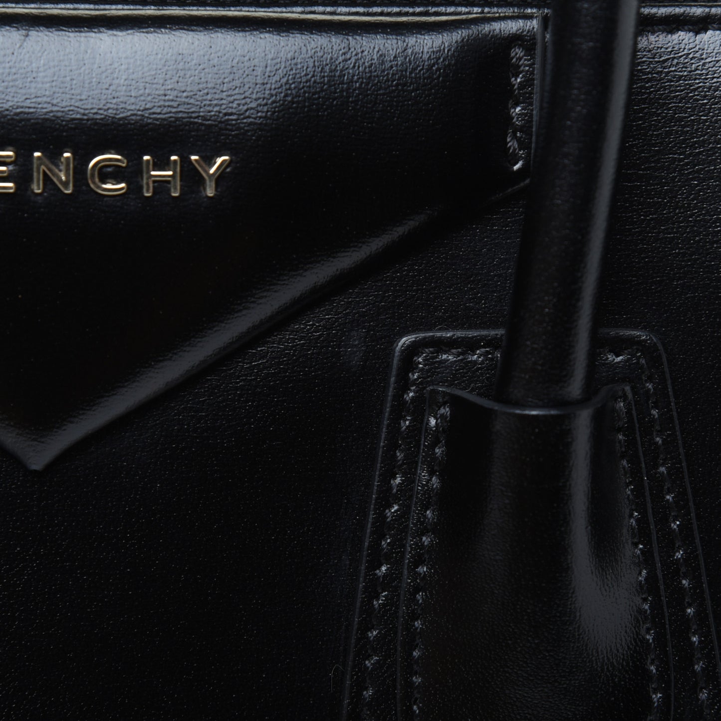 Shiny Lord Calfskin Small Antigona Black