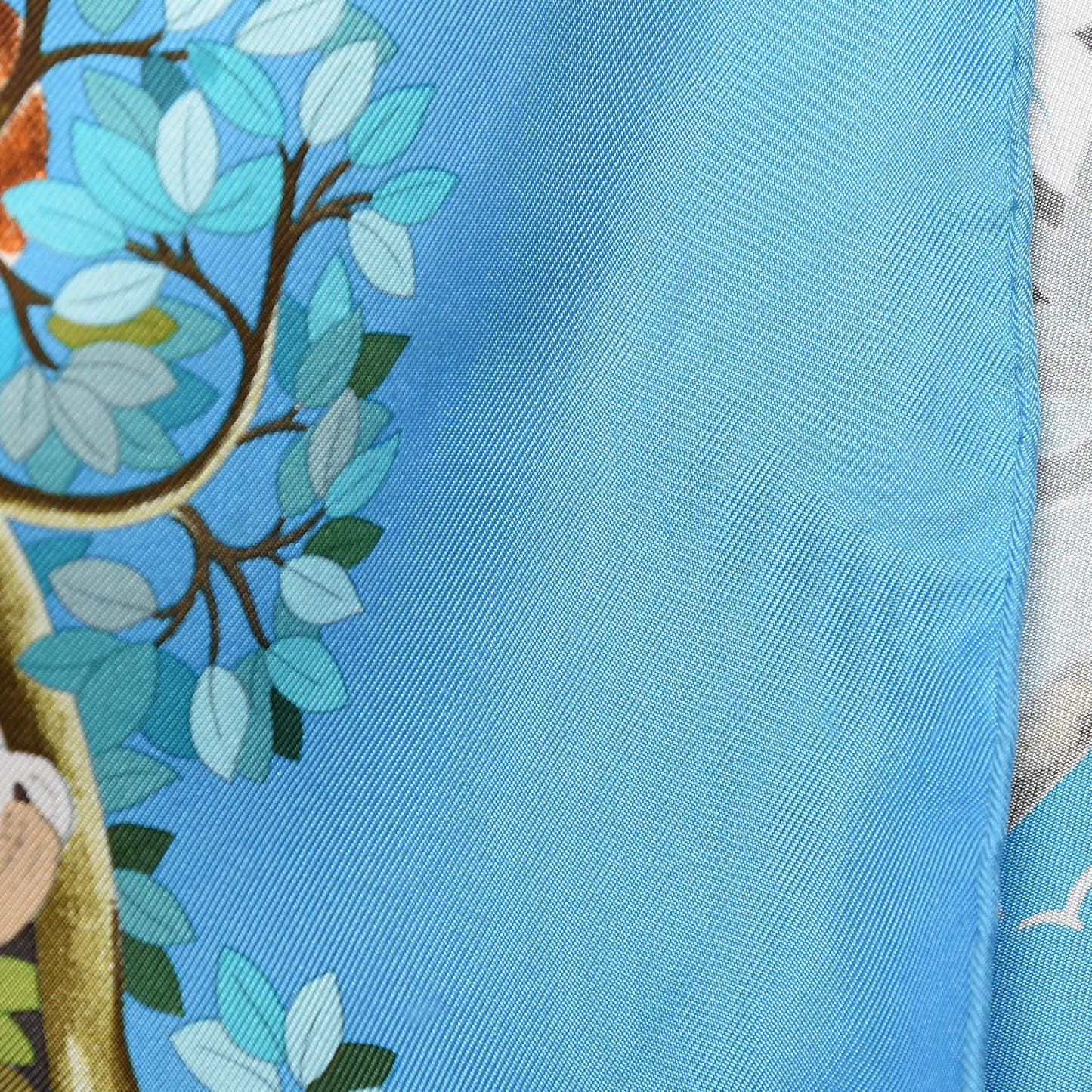 Silk Au Coeur de la Vie Scarf 90