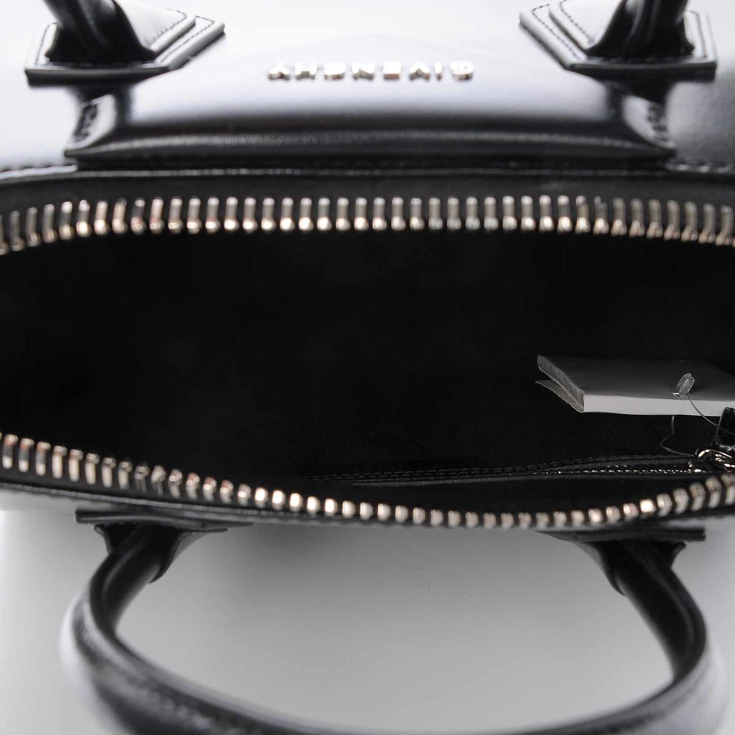 Shiny Lord Calfskin Small Antigona Black