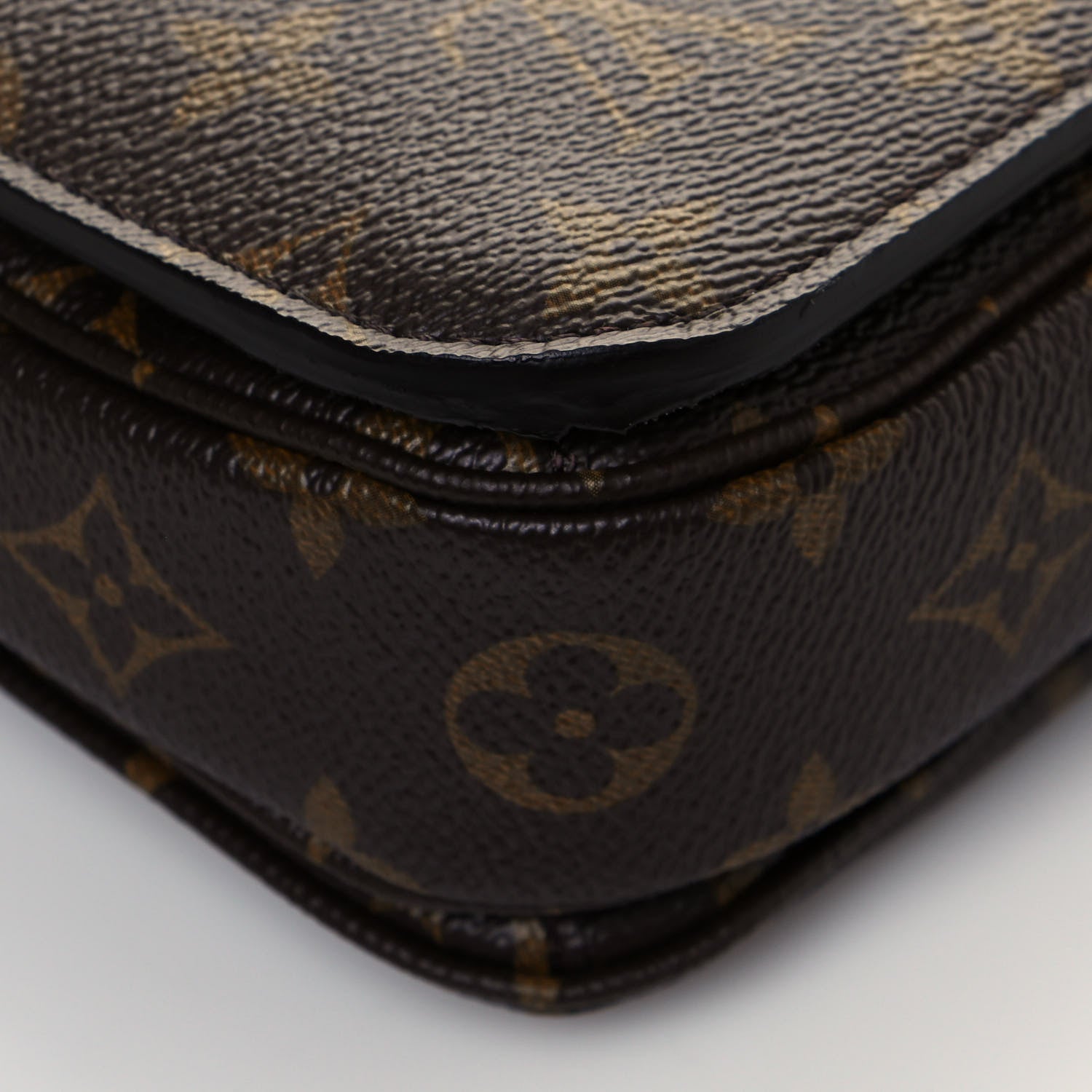 Louis Vuitton Monogram Pochette Metis 11 of 13