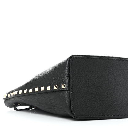 Valentino Garavani Grained Calfskin Rockstud Bucket Bag Black 8 of 9