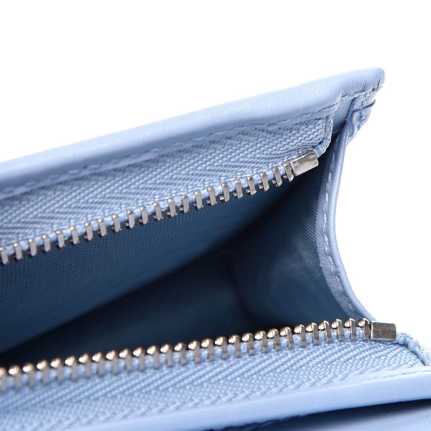 Calfskin Matelasse GG Marmont Mini Wallet On Chain Porcelain Light Blue