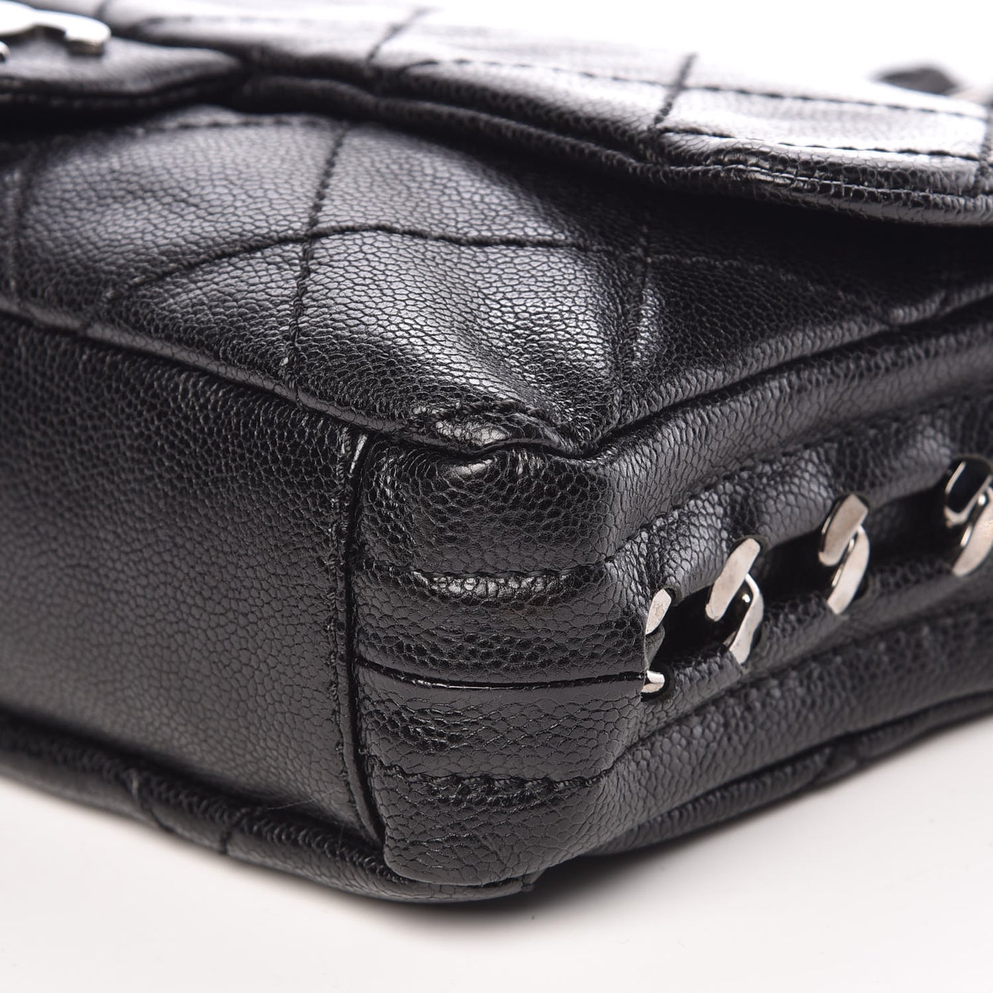 Glazed Caviar Quilted Modern Chain Flap Black