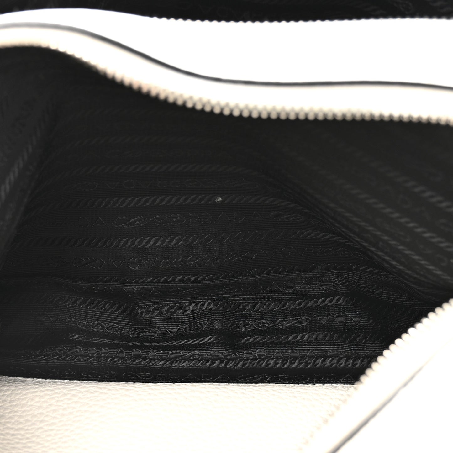 Vitello Daino Soft Medium Double Zip Shoulder Bag White