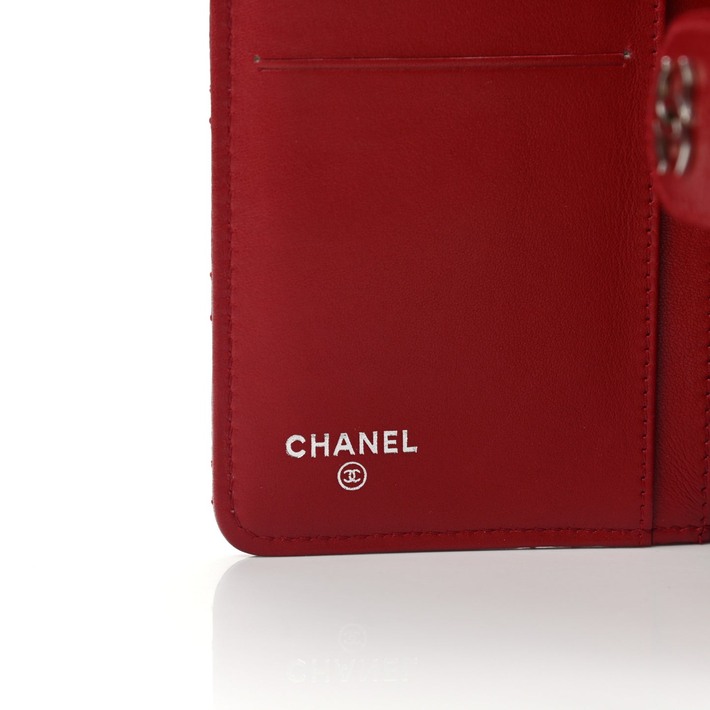 Caviar Quilted Zipped Pocket Wallet Red