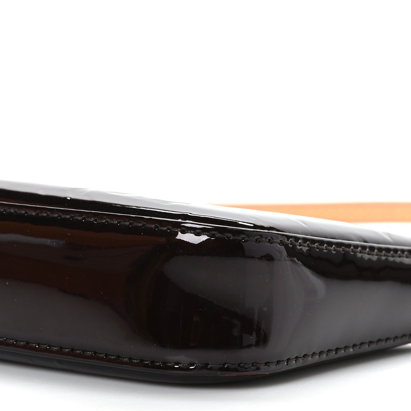 LOUIS VUITTON Vernis Pochette Accessories NM Amarante