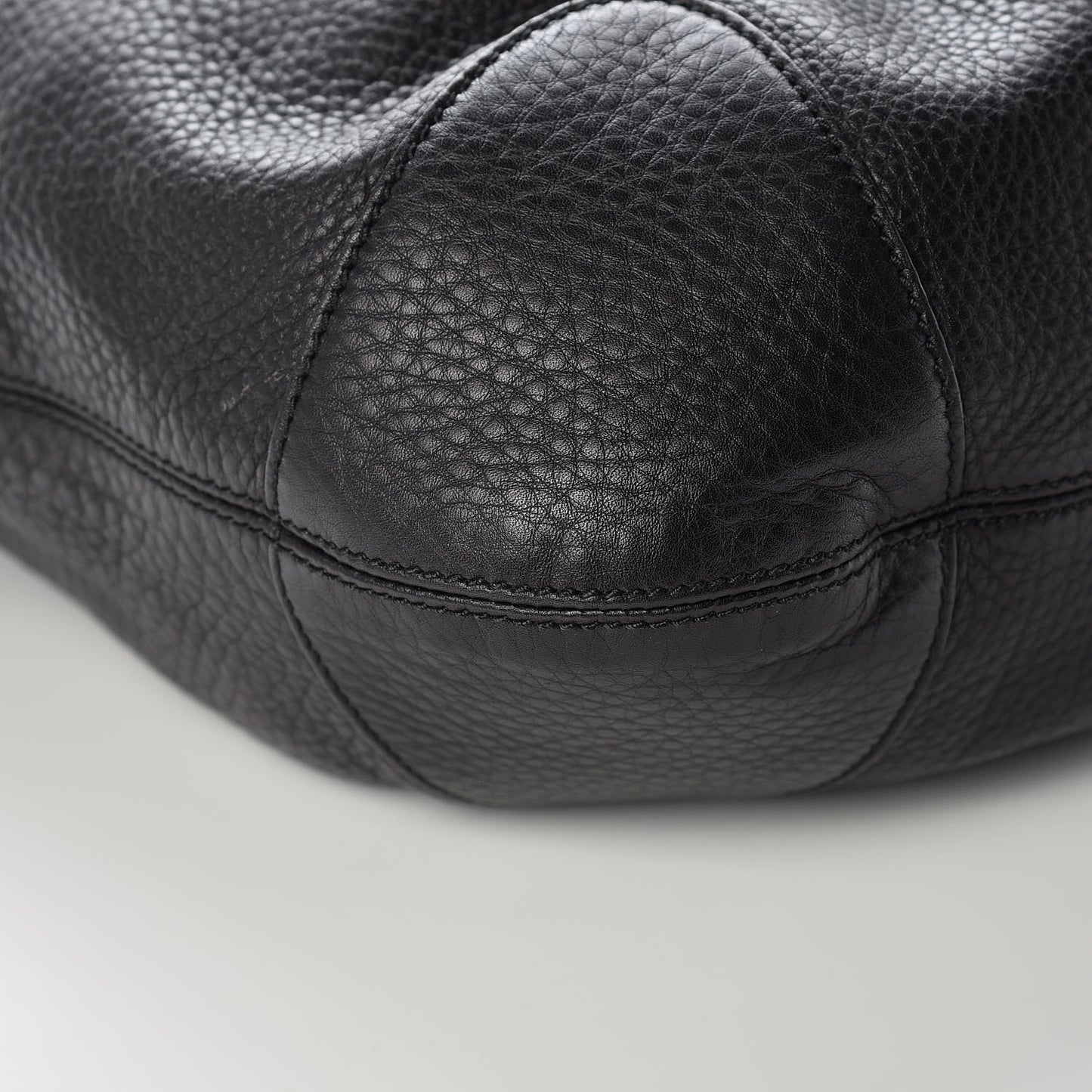 Pebbled Calfskin Medium Soho Chain Hobo Black