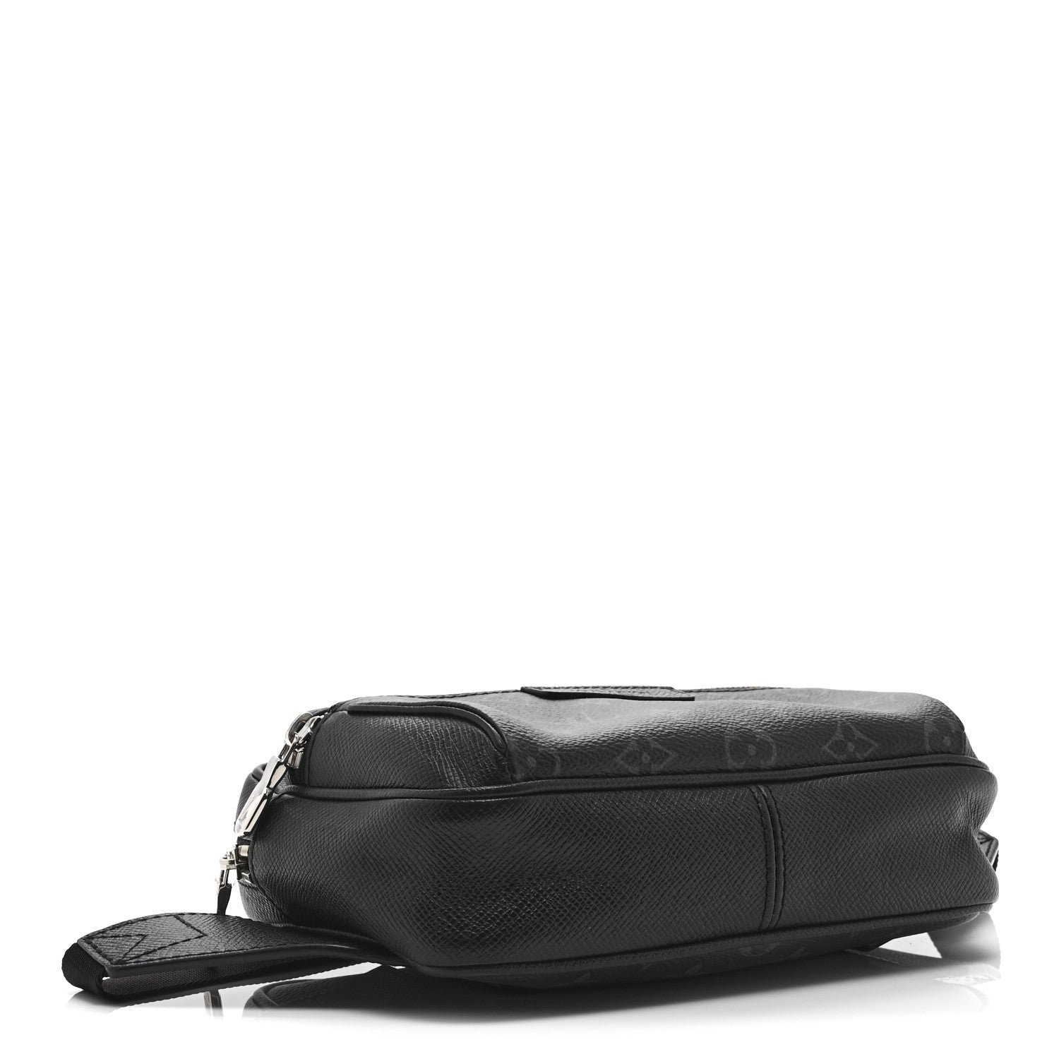 Louis Vuitton Taiga Monogram Outdoor Bumbag Black 4 of 9