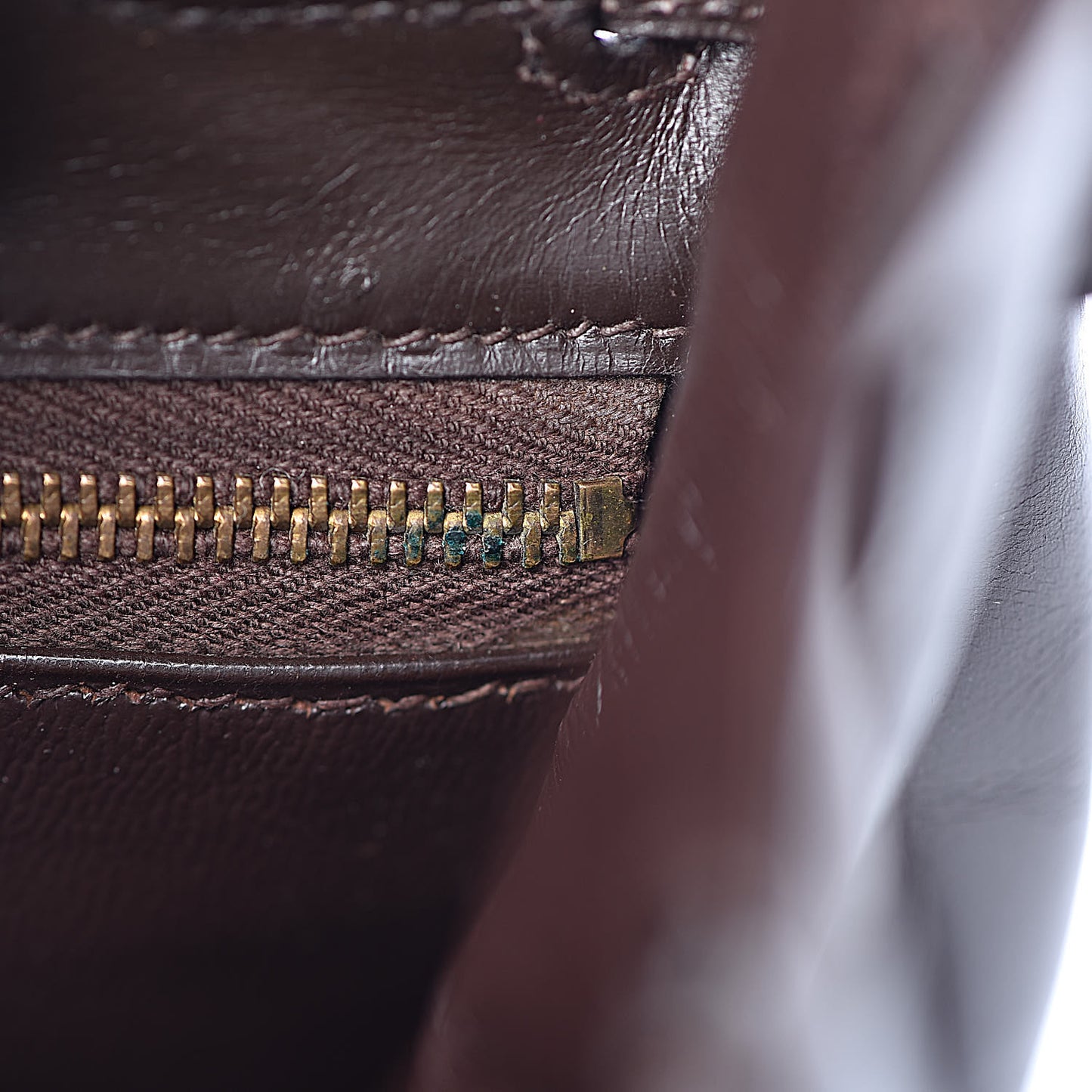 Box Kelly Retourne 32 Chocolate