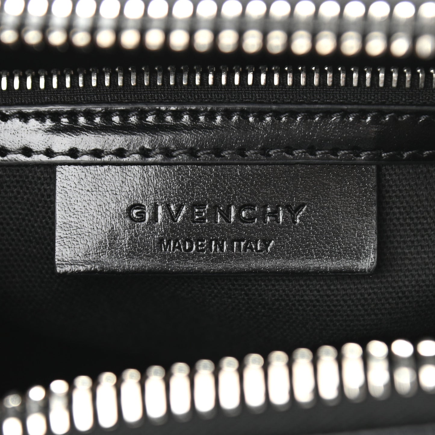 Shiny Lord Calfskin Small Antigona Black