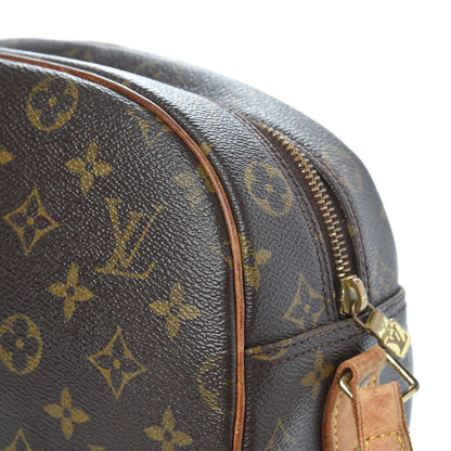 Louis Vuitton Monogram Blois 14 of 16