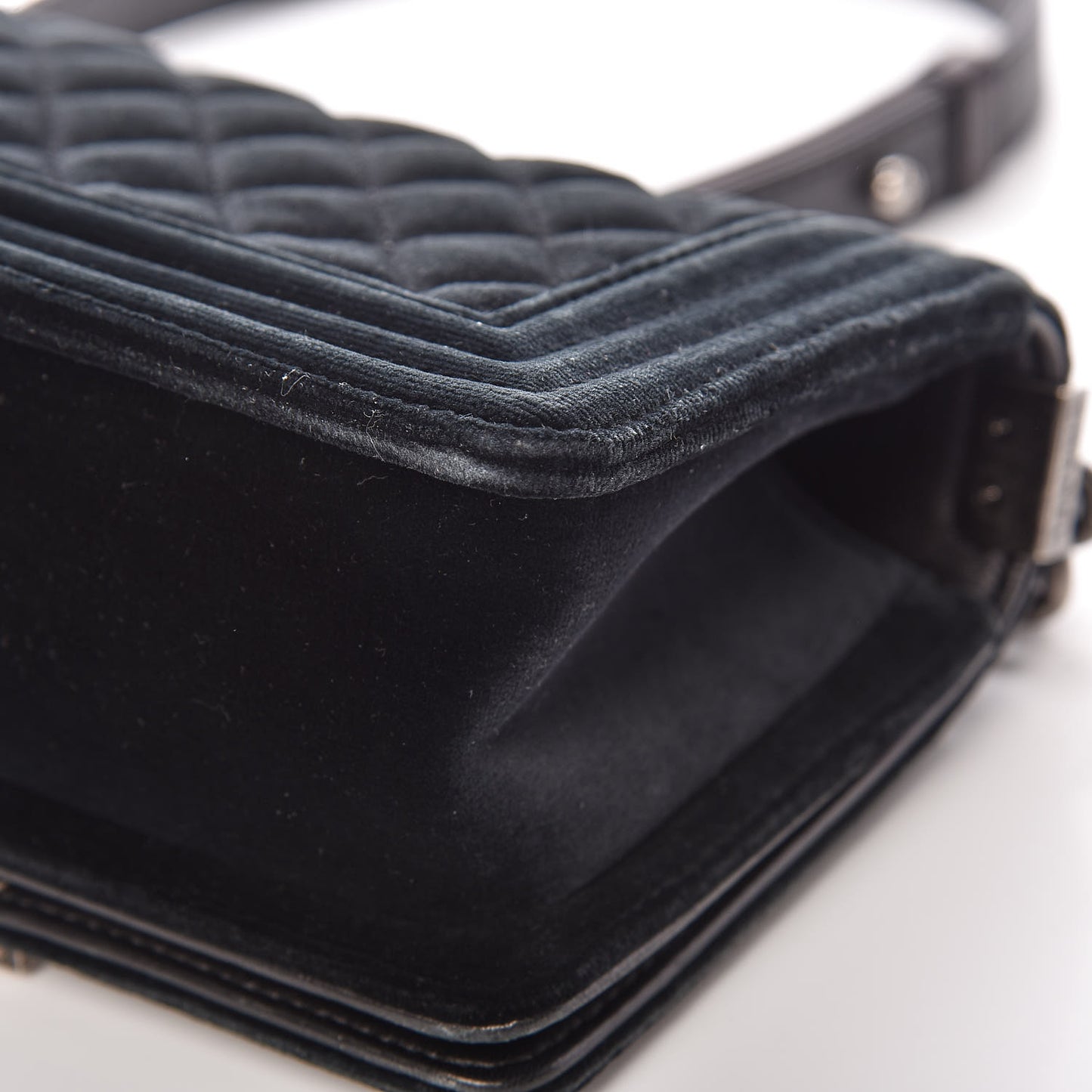 Velvet Quilted Small Boy Flap Black
