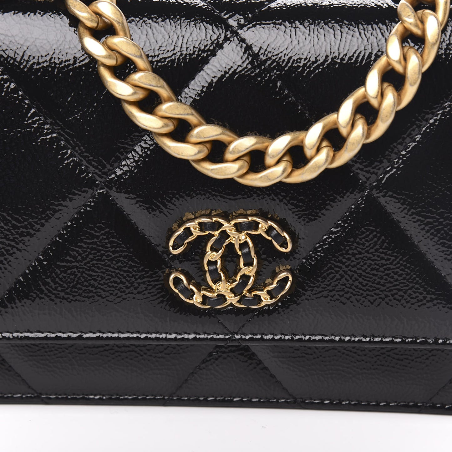 Shiny Crumpled Calfskin Quilted 19 Wallet On Chain WOC Black