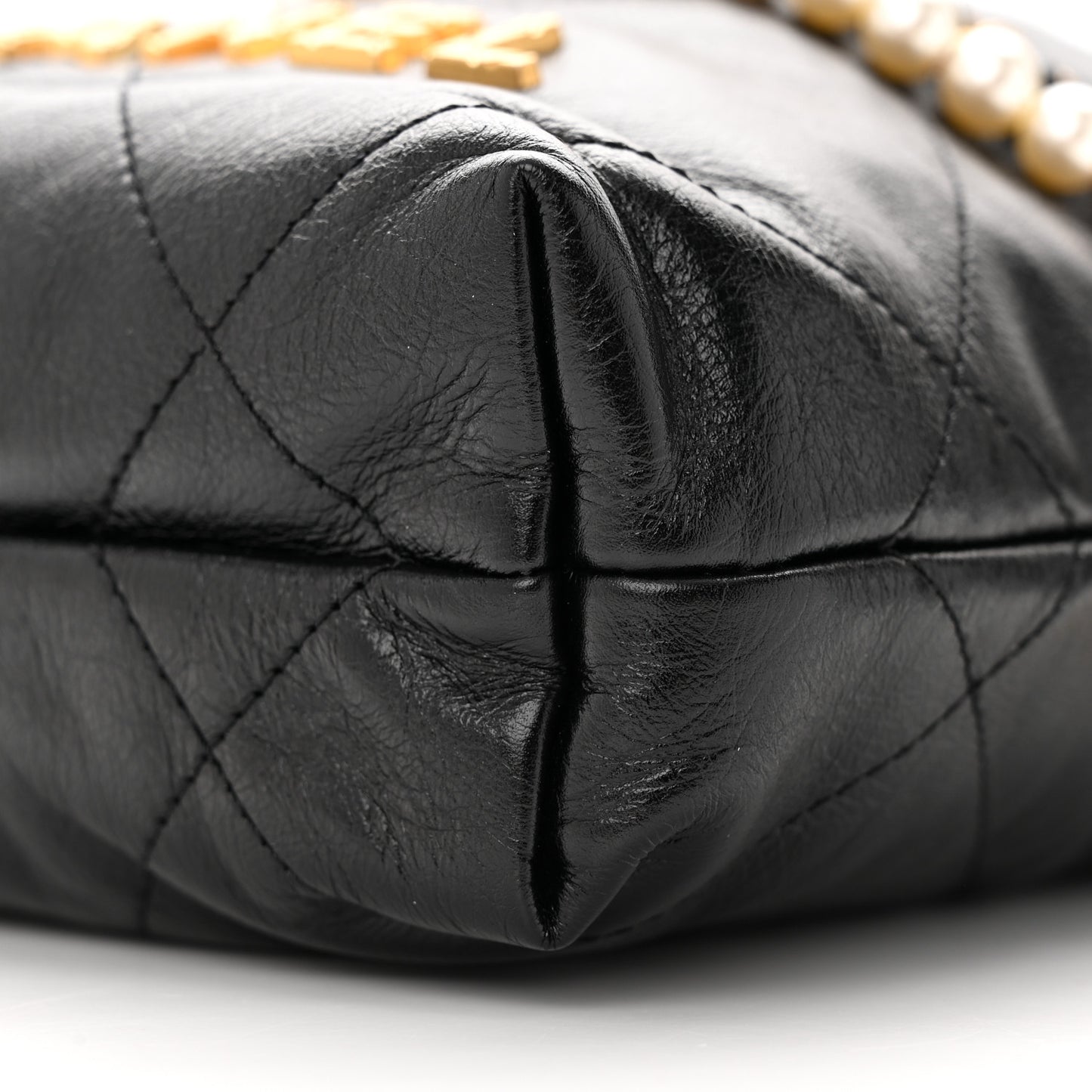 Shiny Crumpled Calfskin Quilted Pearl Mini Chanel 22 Black