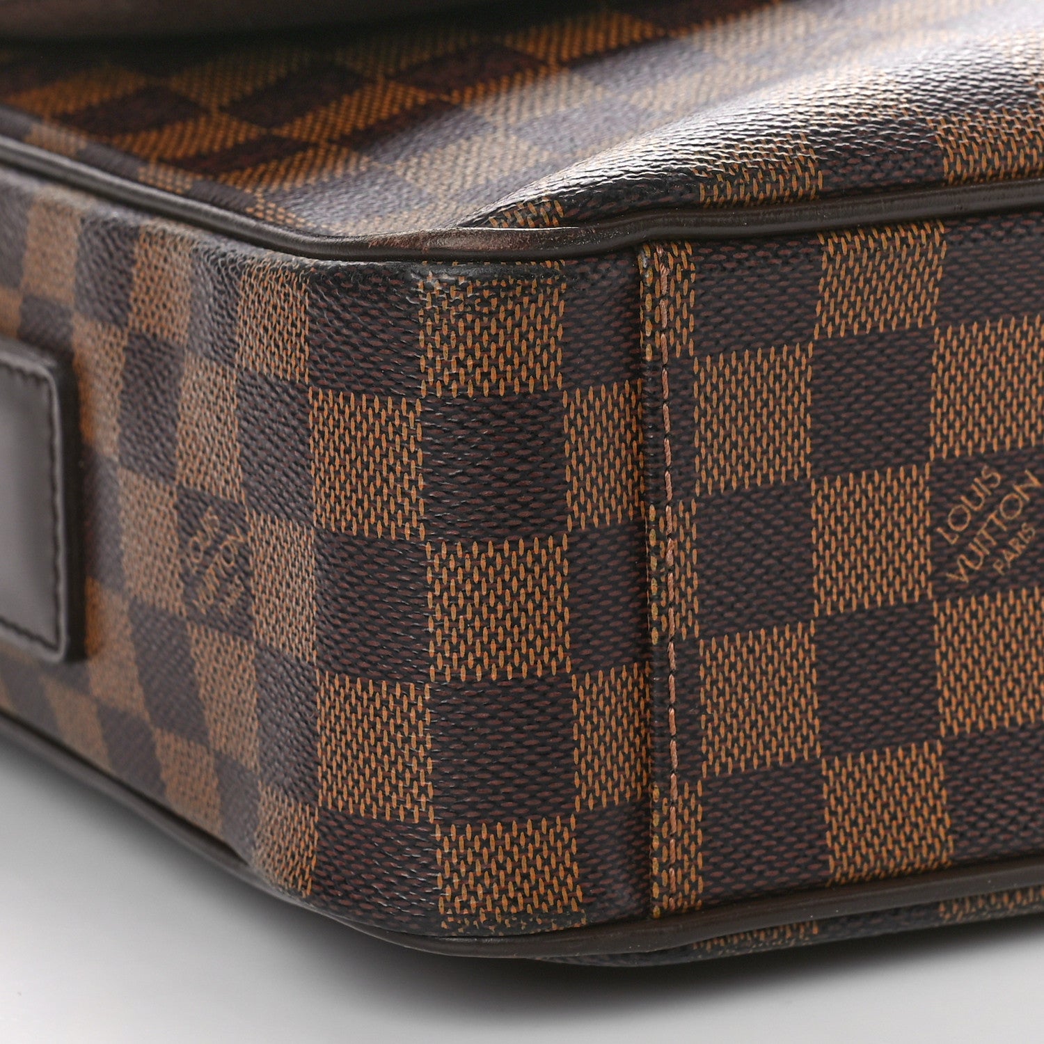 Louis Vuitton Damier Ebene Shelton MM 7 of 11