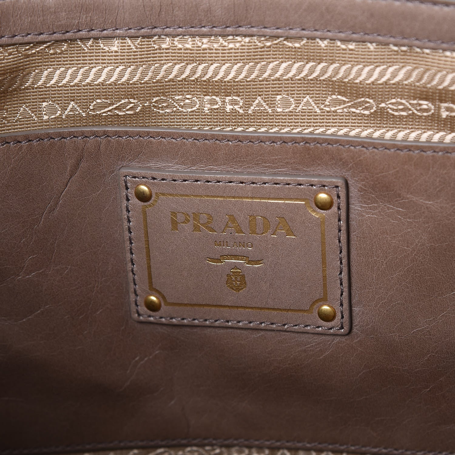 Prada Vitello Shine Tote Argilla 6 of 9