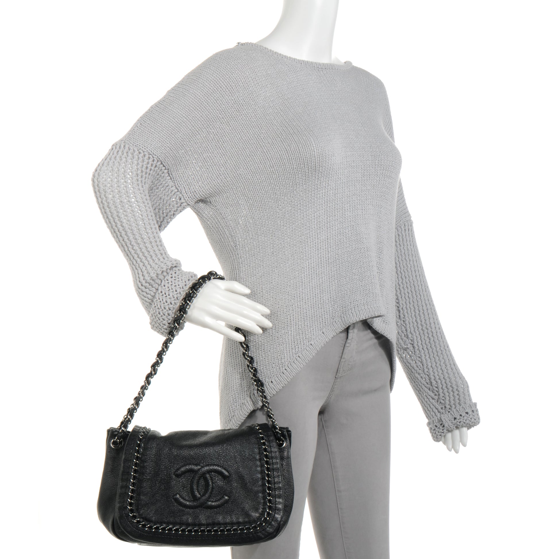 Chanel Calfskin Luxe Ligne Flap Bag Black 2 of 8