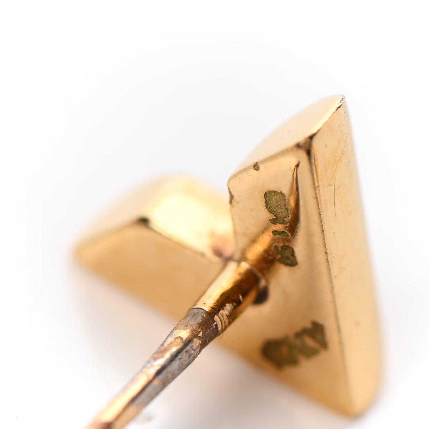 Brass Essential V Stud Earrings Gold